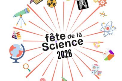 Affiche de la Fête de la science 2026 avec le titre au centre, entouré d'illustrations représentant différents domaines scientifiques : atome, microscope, globe terrestre, télescope, radiographie, éprouvettes, molécules, pilules, roue dentée et symbole de la radioactivité. - Agrandir l'image, fenêtre modale