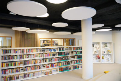 Des rayonnages de livres pour enfants de la Ludo-Médiathèque. - Agrandir l'image 11 sur 12, fenêtre modale